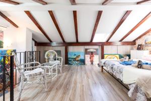 Postel nebo postele na pokoji v ubytování Beautiful Luxury Apartment in Villa Emily With Amazing Sea View + 76 fotografií