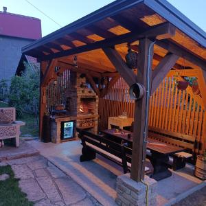 Το κτήριο όπου στεγάζεται  ο ξενώνας