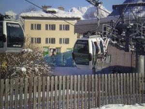 Zdjęcie z galerii obiektu Appartements Steiner - SKI IN - SKI OUT w mieście Zell am See