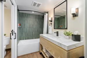 Afbeelding uit fotogalerij van Avila Village Inn in Avila Beach