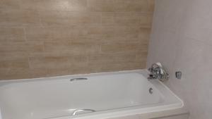 Gallery image of Generous Apartment at Waterfall in Midrand +6 photos
