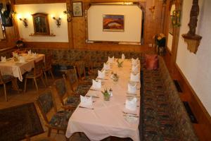 Restaurace v ubytování Hotel-Dörfler Garni