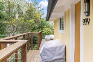 Balkón nebo terasa v ubytování Tranquil Treehouse