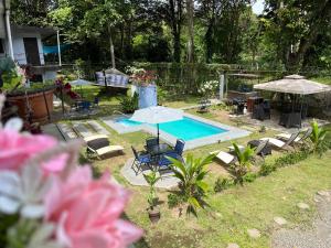 Bassein majutusasutuses Hotel Azul Coral või selle lähedal