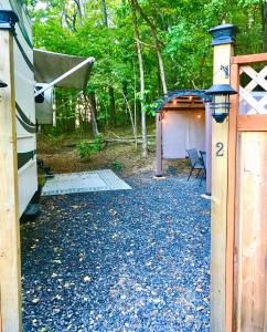 MenaShady Oaks, wooded, peaceful, relaxing, romantic, near ATV trails的相册照片