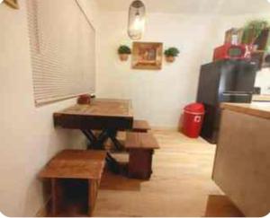 Kuchyň nebo kuchyňský kout v ubytování The crate hideaway