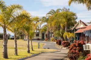 Taman di luar Batemans Bay Marina Resort
