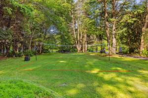 Kebun di luar Modern Lodge on 6 acres - 15 mins to Camelback