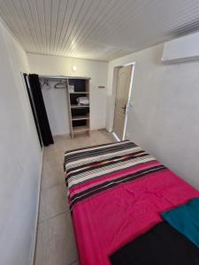 Postel nebo postele na pokoji v ubytování Chambres d'hôtes dans Villa à Chateauboeuf + 22 fotografií