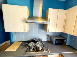 Кухня или мини-кухня в A5-2nd Flr 1 bed flat near Elephant and Castle
