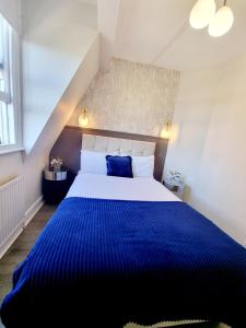 Postel nebo postele na pokoji v ubytování A7-Top Flr 1 bed Flat Near Elephant and Castle