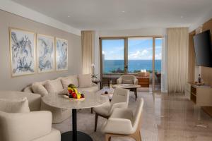 Μια τηλεόραση ή/και κέντρο ψυχαγωγίας στο Grand Velas Boutique Hotel