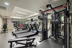 Γυμναστήριο ή/και όργανα γυμναστικής στο Rest, Sofa Bed City View Bidet Water Purifier in the heart of Seoul