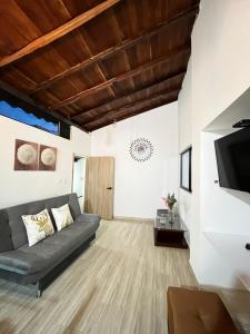 Μια τηλεόραση ή/και κέντρο ψυχαγωγίας στο Cozy apartment in La Villa