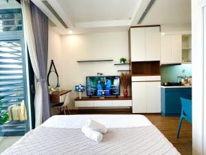 Kuchyň nebo kuchyňský kout v ubytování Studio at Vinhomes Green Bay - Luna's House