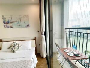 Balkón nebo terasa v ubytování Studio at Vinhomes Green Bay - Luna's House