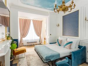 Łóżko lub łóżka w pokoju w obiekcie Merveil - Luxury Suite -Champs Elysees-Haussmann I