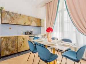Zdjęcie z galerii obiektu Merveil - Luxury Suite -Champs Elysees-Haussmann I w Paryżu
