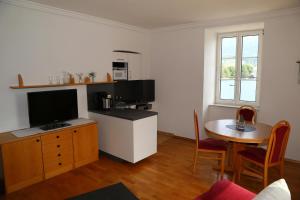 Η κουζίνα ή μικρή κουζίνα στο Appartements-Strandschlößl Heitzmann