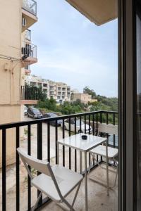 Balkón nebo terasa v ubytování Modern Ensuite Rooms in Shared Apartment Near Balluta Bay Sliema Gzira