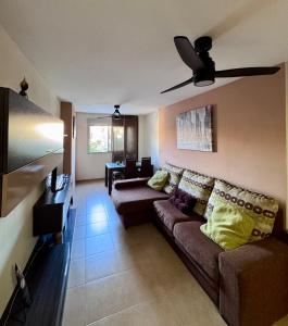 Χώρος καθιστικού στο Leo apartamentos El Clero