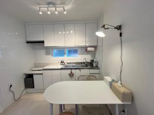 Kuchyň nebo kuchyňský kout v ubytování Ttukseom station Cozy Apartment 3R4QB8PPL SMenter Han river + 22 fotografií