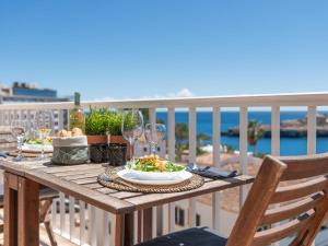 Φαγητό σε αυτό το διαμέρισμα ή κάπου εκεί κοντά