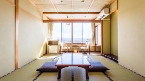 Posezení v ubytování Ooedo Onsen Monogatari Nagayama