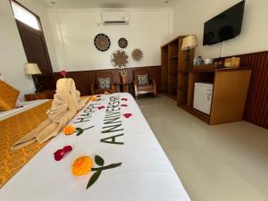 Pondok Serayu的电视和/或娱乐中心