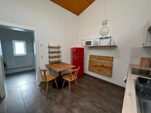 Kuchyň nebo kuchyňský kout v ubytování Monteur -sowie Ferienwohnungen in Grünberg, nahe Gießen