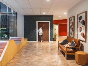 Część wypoczynkowa w obiekcie Ibis Styles Sevilla City Santa Justa