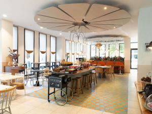 Restauracja lub miejsce do jedzenia w obiekcie Ibis Styles Sevilla City Santa Justa