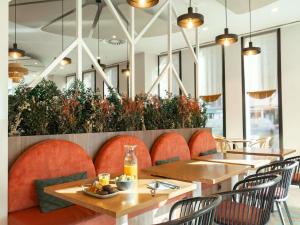 Część wypoczynkowa w obiekcie Ibis Styles Sevilla City Santa Justa