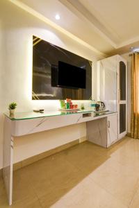 Dapur atau dapur kecil di Hotel Krishna - By RCG Hotels, Centrally Located, New Delhi