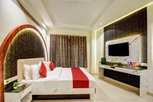 Katil atau katil-katil dalam bilik di Hotel Krishna - By RCG Hotels, Centrally Located, New Delhi