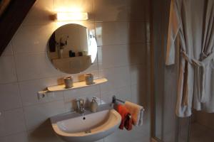 Ein Badezimmer in der Unterkunft Gästehaus Glaubenstein