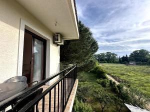 Balkón nebo terasa v ubytování Guesthouse Apartments