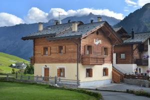 Nespecifikovaný výhled na hory nebo výhled na hory při pohledu z apartmánu