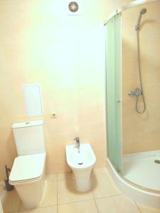 Ένα μπάνιο στο Apartment on Koriatovychiv Street +6 φωτογραφίες