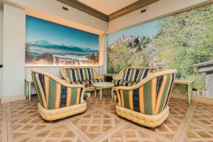 Posezení v ubytování Crystal Hotel Varese