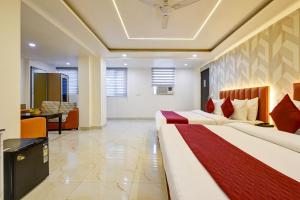 Katil atau katil-katil dalam bilik di Hotel Krishna - By RCG Hotels, Centrally Located, New Delhi