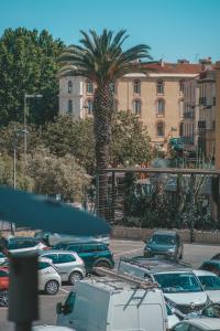 Το κτήριο όπου στεγάζεται  το διαμέρισμα