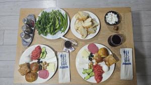 Φαγητό σε αυτό το ξενοδοχείο ή κάπου εκεί κοντά +106 φωτογραφίες