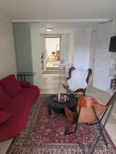 Cosmic Villa in Rosa Marina - Stellar Elegance Overlooking the Seaにあるシーティングエリア