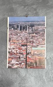 Una imagen de una ciudad con una vista de ella. en Guest House “Nonna Rossa”, en Nápoles