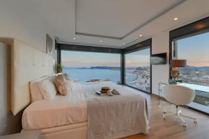 Giường trong phòng chung tại Villa Bali by Marhen Homes +48 ảnh
