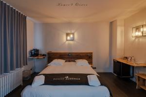 Postel nebo postele na pokoji v ubytování Hotel Bonne Auberge (Adults Only)