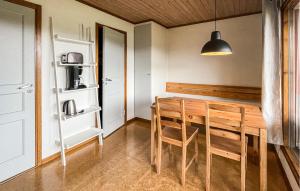 Η κουζίνα ή μικρή κουζίνα στο 2 Bedroom Amazing Home In Degeberga