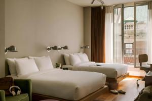 Postel nebo postele na pokoji v ubytování Chambers Hotel Central Park South, Sonder by Marriott Bonvoy