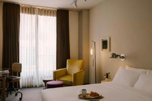 Postel nebo postele na pokoji v ubytování Chambers Hotel Central Park South, Sonder by Marriott Bonvoy